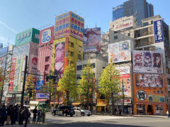 X民、秋葉原で始発待ちにコンビニに寄ったらとんでもない光景を目撃してしまう…