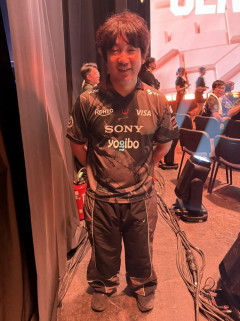 【画像】最新のウメハラダイゴさん、なにかおかしいｗｗｗｗｗｗｗ