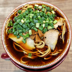 こういう醤油がガツンとくるラーメン好き