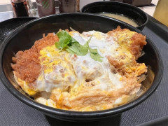 日本「カツ丼みたいに国際知名度は無いけど美味い各国の料理を教えて」