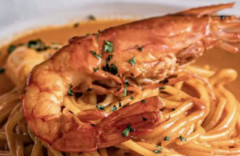 【画像】高島屋にある「詐欺パスタ」を出すレストランが話題に。写真とあまりに違いすぎる……