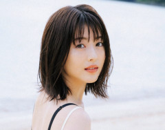 【画像】浜辺美波さんの二の腕、ムチムチ感が限界突破に