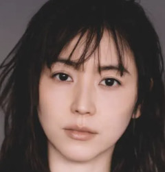 【朗報】長澤まさみ、太ももの9割を出してしまう