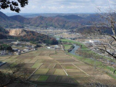 【衝撃】岡山の行方不明2歳児、山中で立っていた・・・・・・・・・