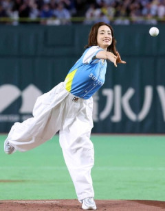 上戸彩の投球フォームみてくれ