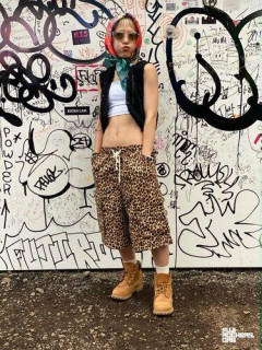 【悲報】最近のZの女の子、日本が暑すぎて薄着すぎる