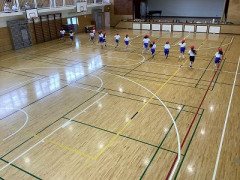 彡(ﾟ)(ﾟ)「20mシャトルラン？高校時代に90回だったかな」「ワイは95回」「たしか100回くらいだったかな」