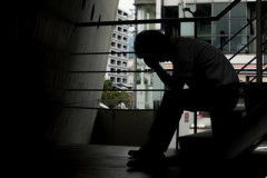 【画像】未婚男性さん、ガチで自殺しまくっていた