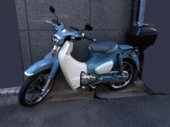 一度スーパーカブにハマった男ってもう他のバイクに乗れない身体になるよね