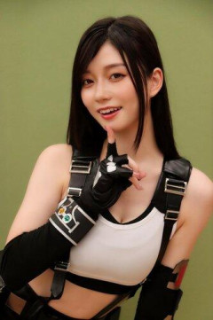 【画像】美少女さん、ティファのコスプレを披露