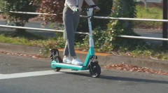 「電動キックボードには興味がありません」 登録率わずか7%、街で増えるサービスに若者が乗らない理由
