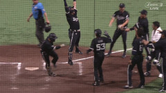 来田サヨナラ3ランきたああああぁぁぁ！！ 途中出場で2発5打点ｗｗｗｗｗ
