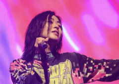 【画像】宇多田ヒカル(42)の意外とムッチリした太ももwwwww