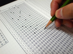 運転免許の筆記試験ってそこそこ難しかったよな？