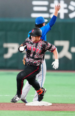 巨人・杉内コーチ、三塁打を打った（その直後に2失点）小笠原に苦言。「本人も反省してると思う」