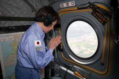 高市首相、ヘリで被災地上空へ行き、合掌→炎上してしまう
