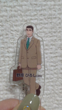 【画像】本物の野原ひろしさん、ネクタイが気持ち悪いことになる