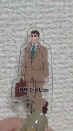 【悲報】本物の野原ひろしさん、ネクタイが気持ち悪いことになる