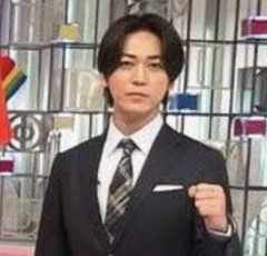 【悲報】亀梨和也さん、アスリートと並んだ姿に衝撃wwwww
