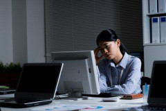 【悲報】月80時間残業やると頭おかしくなるな