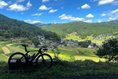 【悲報】地方でいい歳して自転車乗ってるやつは不審者扱いされる事実