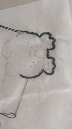 刺繍難しいよォ！！！！😭😭😭😭😭😭（※画像あり）