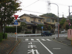 【悲報】車の免許を持っていない人にはわからない問題がこちら