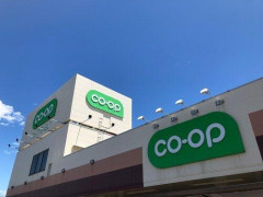 【困惑】近所のコープにいる爺さん、隙あらば他人のカゴに商品を入れようとする