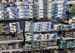 ガンプラも棚に並ぶようになったな