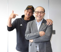 岡田「しかし、ソフトバンクはそんな強ないで」 新庄「そうなんですよ！」