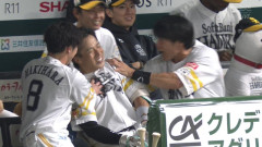ソフトバンクにマジック点灯！ 野村勇がミスを取り返す決勝弾で揉みくちゃにされるｗｗｗｗ