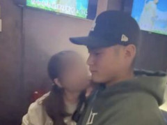 ゾンビたばこ売人の「アテンド飲み会」で広島カープ・田村俊介がセクシー女優と寸止めキスｗｗｗｗｗ