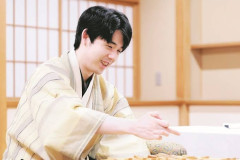 【将棋】藤井聡太六冠、大逆転負けで王座挑戦ならず 「七冠復帰」への切符逃す 伊藤匠王座への挑戦者は広瀬章人九段に決定  [ぐれ★]