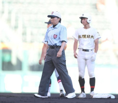 【高校野球】甲子園初・女性の審判員がデビュー　試合後に涙…「嬉しい気持ちと絶対失敗しちゃいけない、それだけでした」