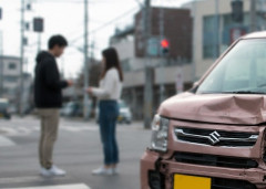 【悲報】女さん、事故（全治4ヶ月半・車は廃車）でぶつけられた相手と付き合ってしまうｗｗｗｗｗｗｗｗ