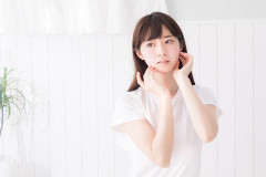 【墓場話】父と母が亡くなっても部屋から出てこない弟(30代)。問題は誰がこいつを引き取るか→結局遺産を全て弟に相続することで誰も引き取らない事に。結果は見えてたけど弟の末路は