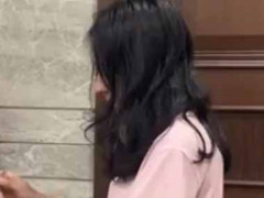 彼女が彼のご飯を作っていた。腹減った！もう待てないよぉ！ → 彼はこんな様子です…