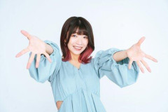 【困惑】でか美ちゃん、満員電車の扇子に「オイニーがつらくて…」