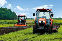 【朗報】クボタ、国産初の遠隔監視型自動運転トラクターを来春発売