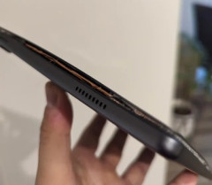 タブレットのバッテリーが膨らんで画面が剥がれてきたんやが