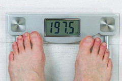 【悲報】男のくせに体重が８０ｋｇ以上無い奴