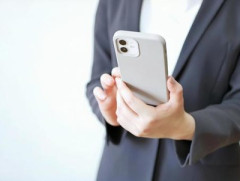 【画像】iPhoneSE、女子高生を追い詰めてしまう・・・