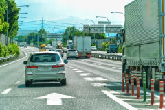 【動画】高速道路のファスナー合流動画が話題に　そもそも、こういう合流の仕方はオススメできないって知ってた？