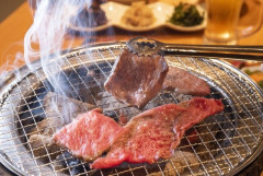 とある焼肉屋さん「当店は予約していただいている客、常連客優先。急に来た団体客の肉出すのに1時間かけたらキレられたんだけど」