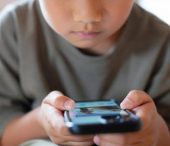 【スマホ】急増する「自分の頭で考えない子」。すぐ検索が当たり前に 「タイパ」至上主義