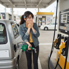 軽自動車に“軽油”を入れちゃ絶対ダメ～！ セルフスタンドで後を絶たない「誤給油トラブル」！