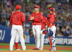 カープ3連敗で今季ワースト借金16。森下7回2失点の好投も反撃は石原タイムリーのみ【広島1-2DeNA/試合結果】