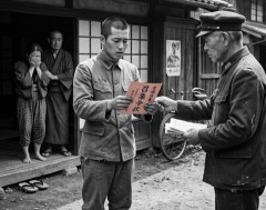 赤紙を貰った息子「うあぁ…やっぱり怖えぇ」母親「あんたぁ…」←こういう時代があったという事実