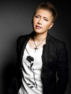 【衝撃】GACKTさんや小沢仁志さんの「セリフが聞き取れない」日本語作品を字幕で見る人が増えた背景・・・・・・・・・