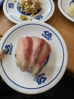 【画像】閉店間際の回転ずし、ネタの量がバグってると話題にｗｗｗｗｗ